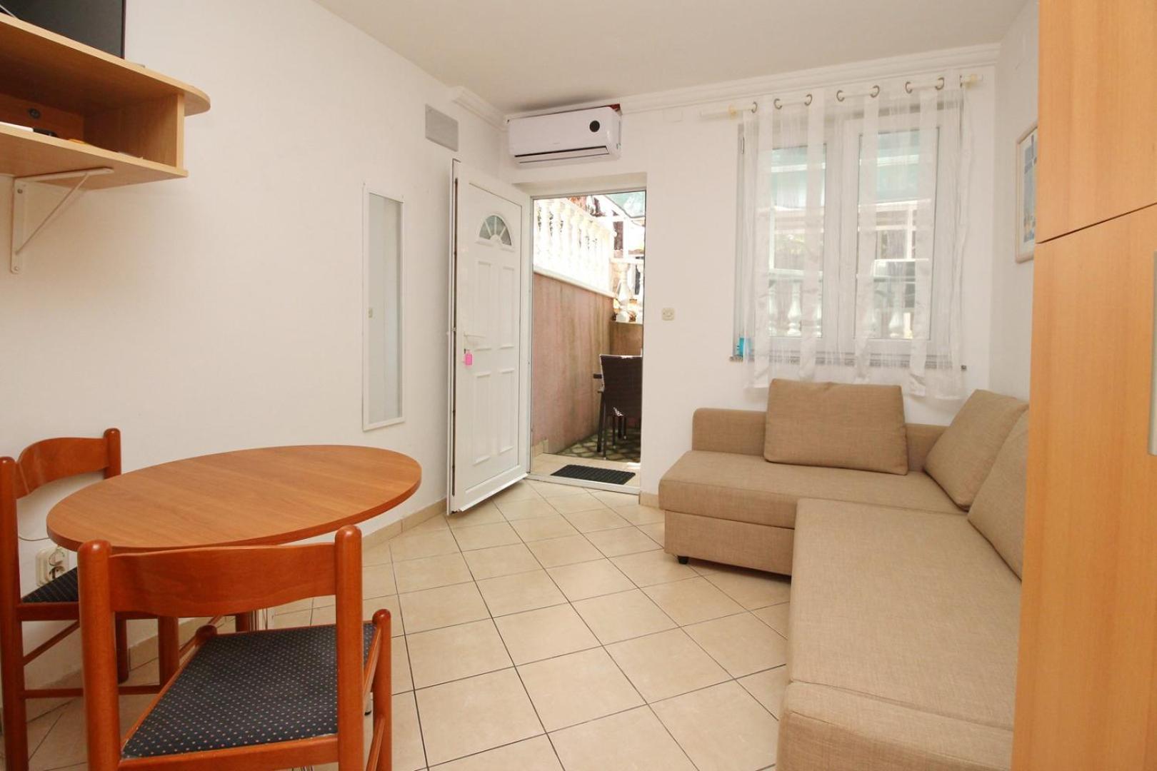 Apartments Lovincic Baska  Ngoại thất bức ảnh